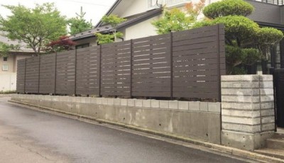 S様邸 生垣からフェンスに 目隠しフェンス ディーズガーデン アルファウッド ブラックブラウン 色 メンテナンスフリー2 7f82b8ba3aadad50b1fc4e8c5582bfa8
