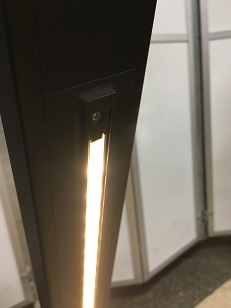 LIXIL 新商品 美しい納まりのデザイナーズレール シンプル モダン かっこいい ライン照明 夜 ライティング02 IMG_27371